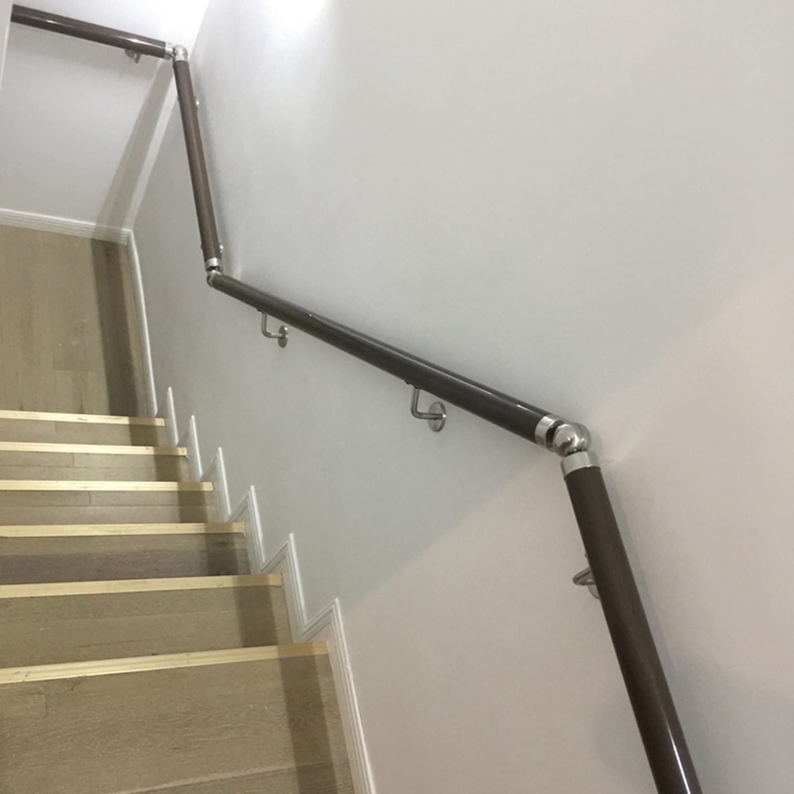 درابزين بلاستك أبها وخميس مشيط مقاوم للظروف الجوية بتصاميم عصرية ومبتكرة.